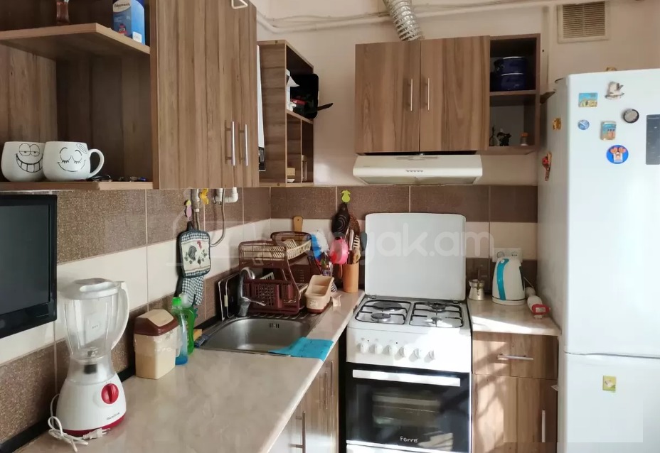 2 Սենյականոց Բնակարան Քարե Շենքում, 51քմ, 1/5 հարկ, Կապիտալ Վերանորոգված