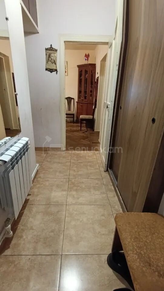 2 Սենյականոց Բնակարան Քարե Շենքում, 51քմ, 1/5 հարկ, Կապիտալ Վերանորոգված