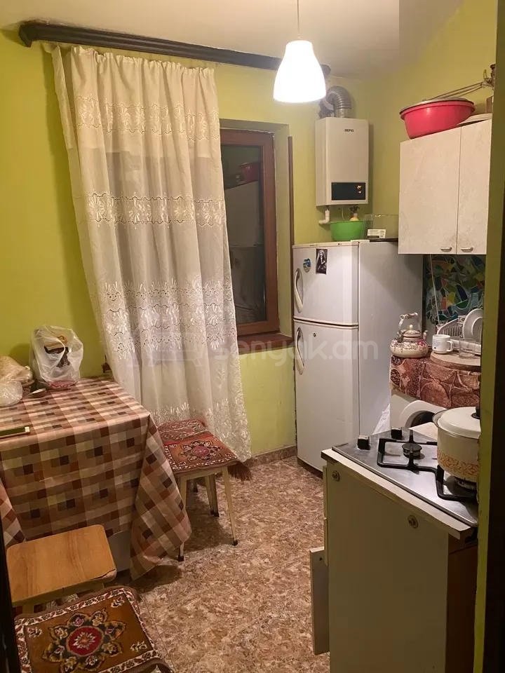 1 Սենյականոց Բնակարան, 37քմ, 3/5 հարկ, Կապիտալ Վերանորոգված