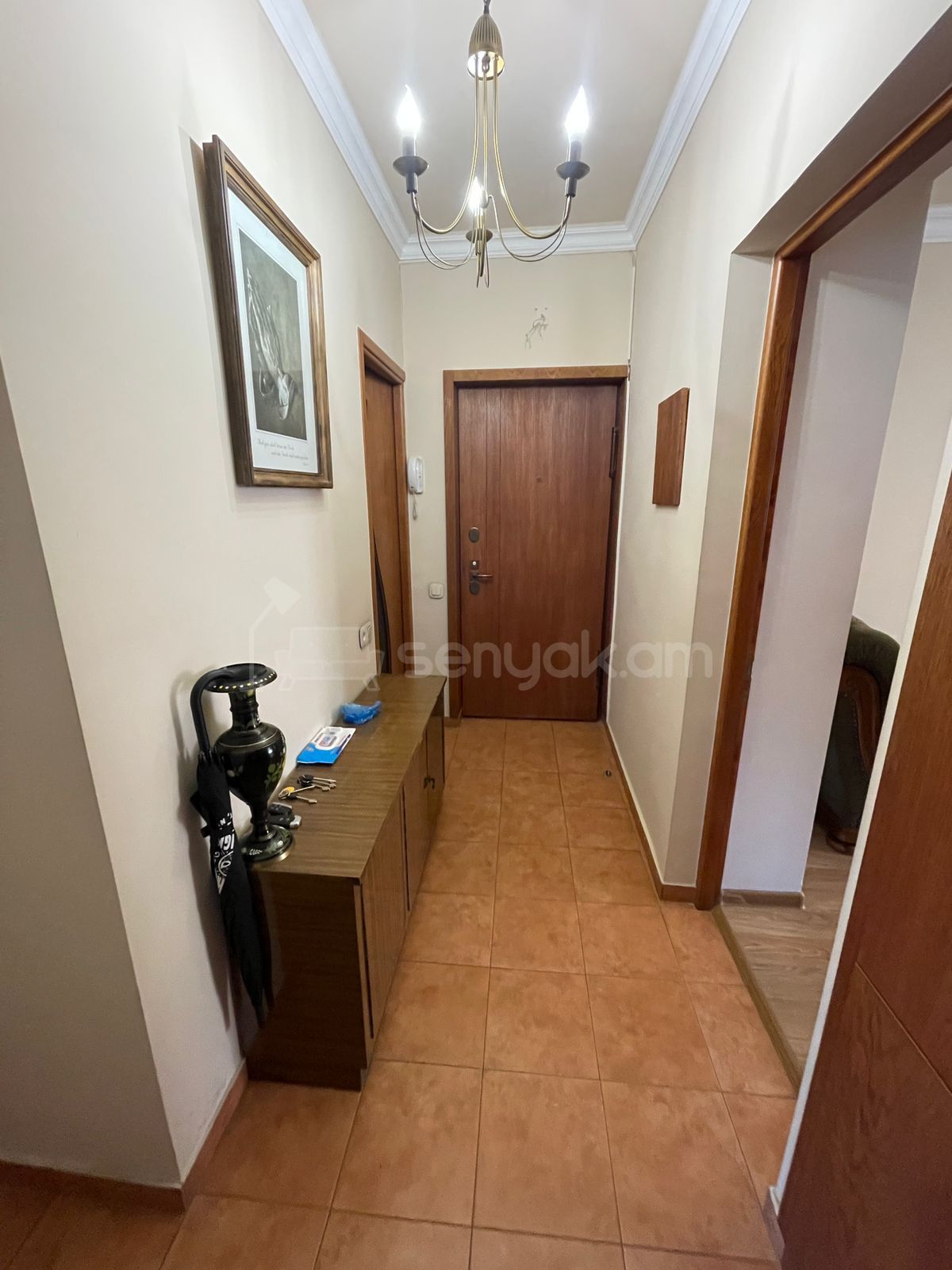 3 Սենյականոց Բնակարան Քարե Շենքում, 77քմ, 2/5 հարկ, Կապիտալ Վերանորոգված