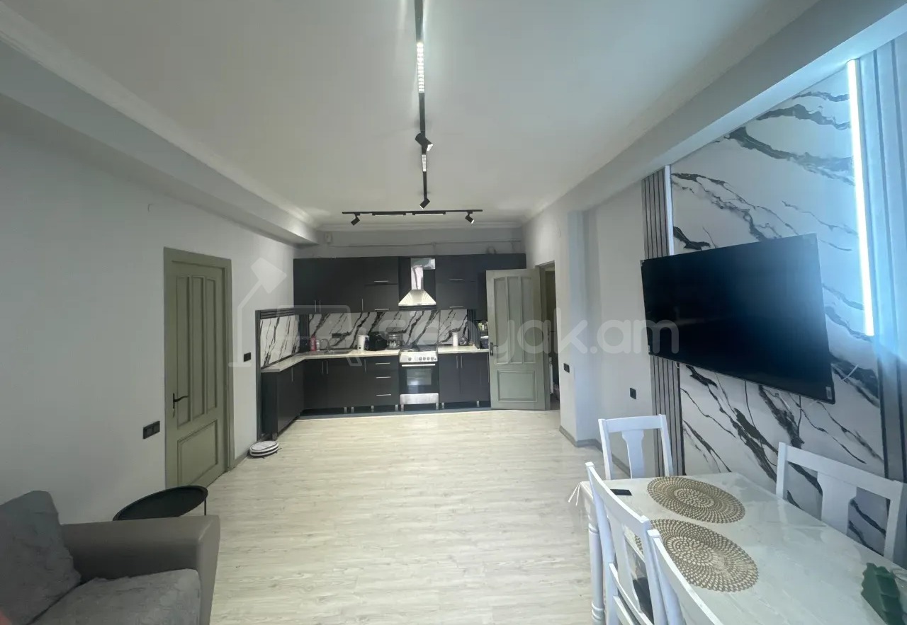 2 Սենյականոց Բնակարան Նորակառույցում, 52քմ, 7/9 հարկ, Կապիտալ Վերանորոգված