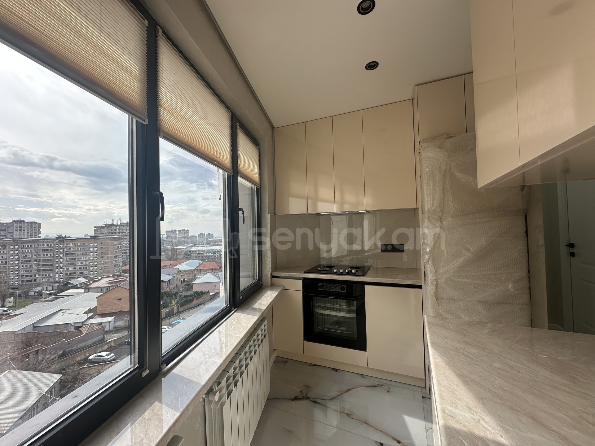 3 Սենյականոց Բնակարան, 67քմ, 8/12 հարկ, Դիզայներական Վերանորոգված, Կահավորված, Արևկող