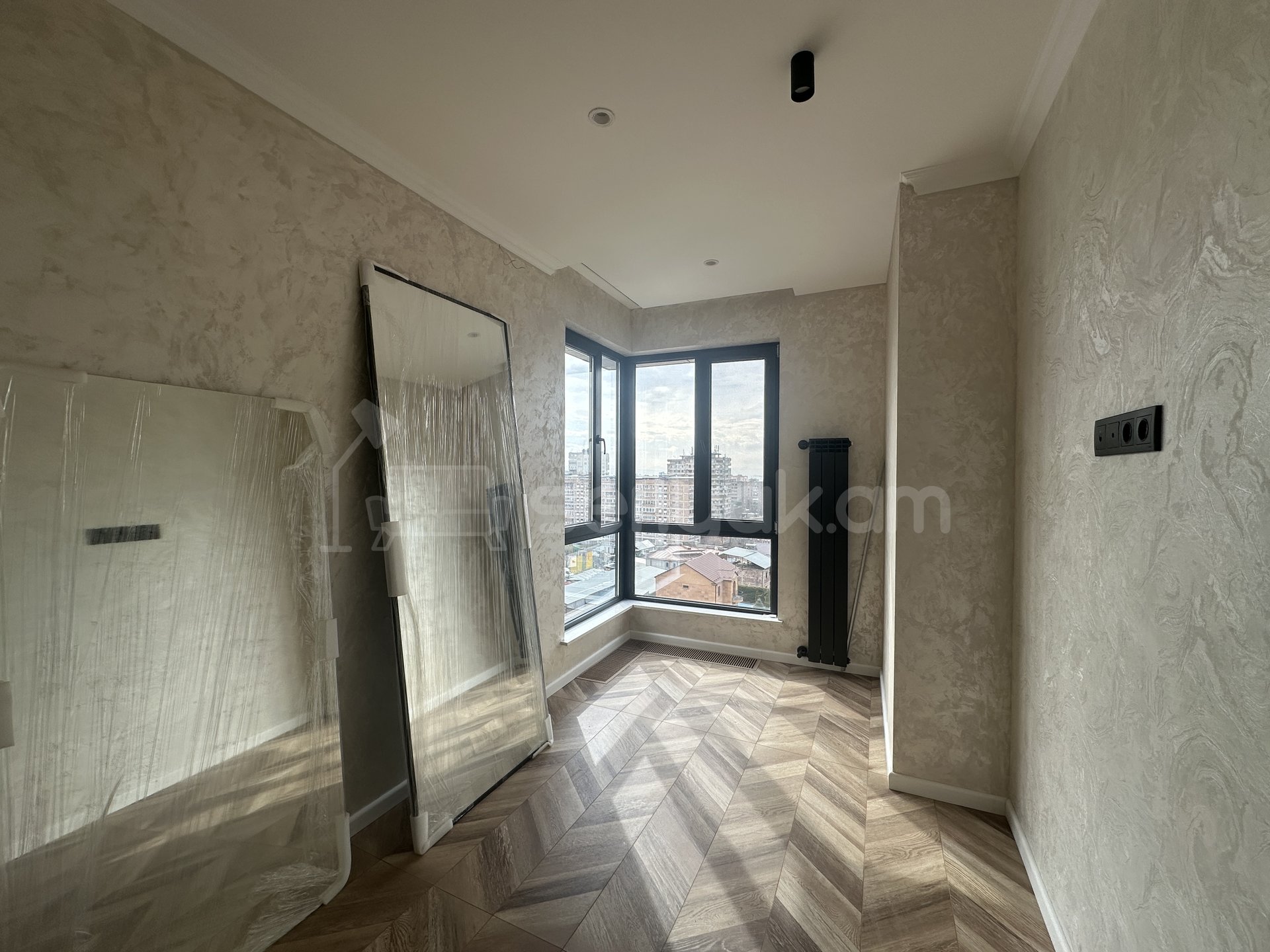 3 Սենյականոց Բնակարան, 67քմ, 8/12 հարկ, Դիզայներական Վերանորոգված, Կահավորված, Արևկող