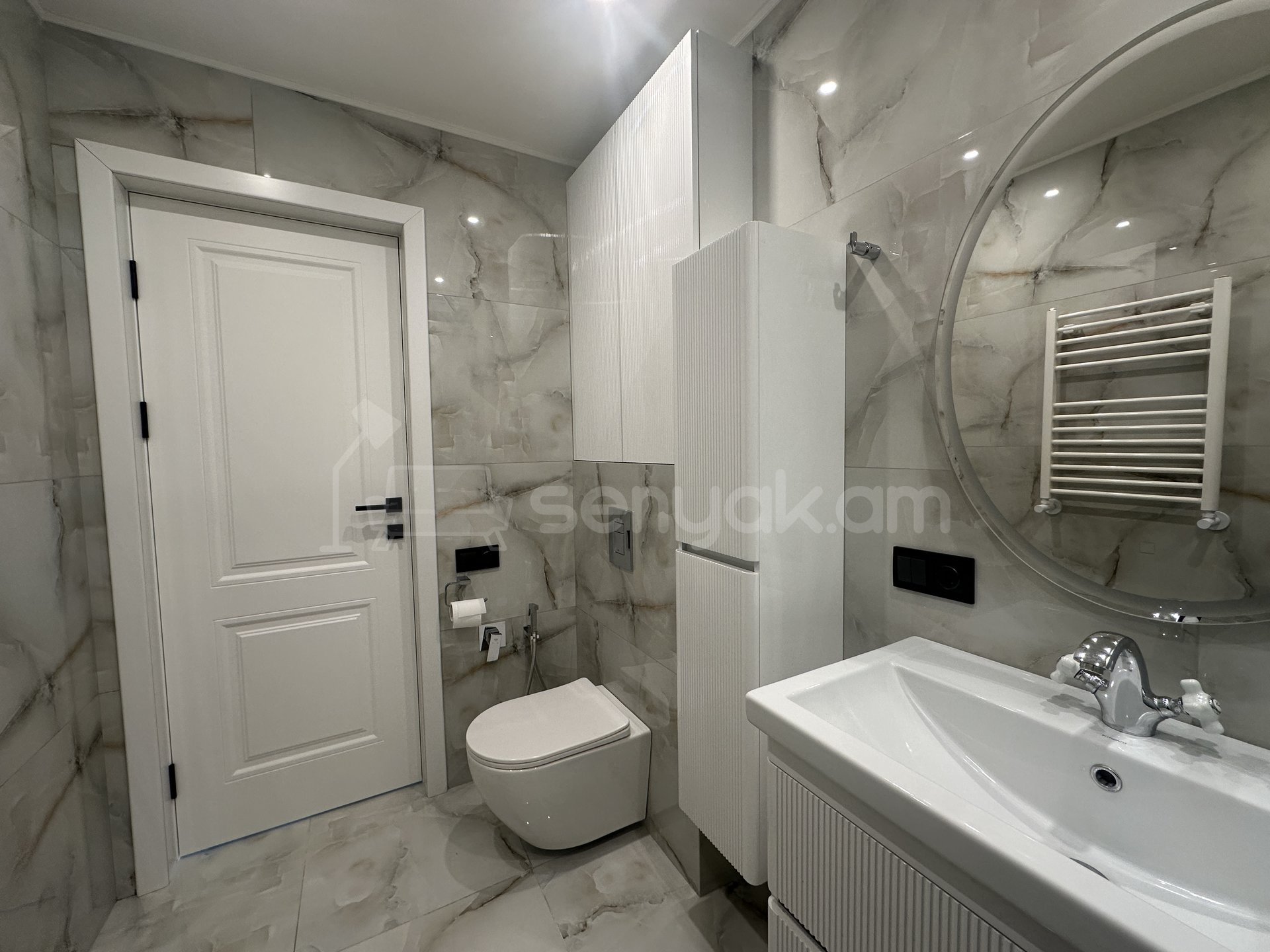 3 Սենյականոց Բնակարան, 67քմ, 8/12 հարկ, Դիզայներական Վերանորոգված, Կահավորված, Արևկող