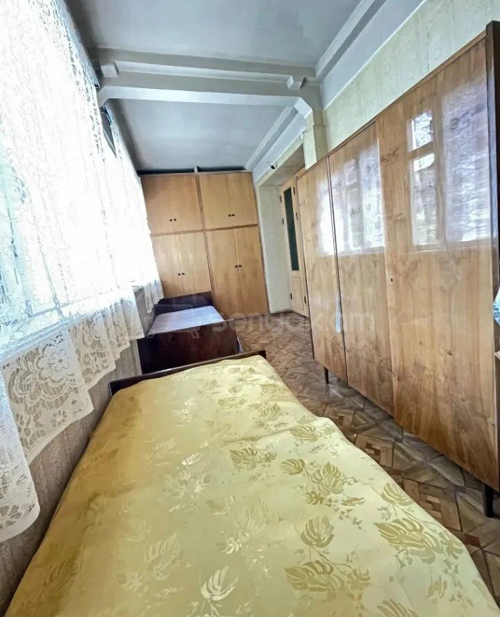 3 Սենյականոց Բնակարան Քարե Շենքում, 110քմ, 2/5 հարկ, Պետական Վիճակում