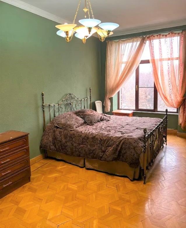 3 Սենյականոց Բնակարան Քարե Շենքում, 105քմ, 4/5 հարկ, Կապիտալ Վերանորոգված, Կահավորված, Արևկող