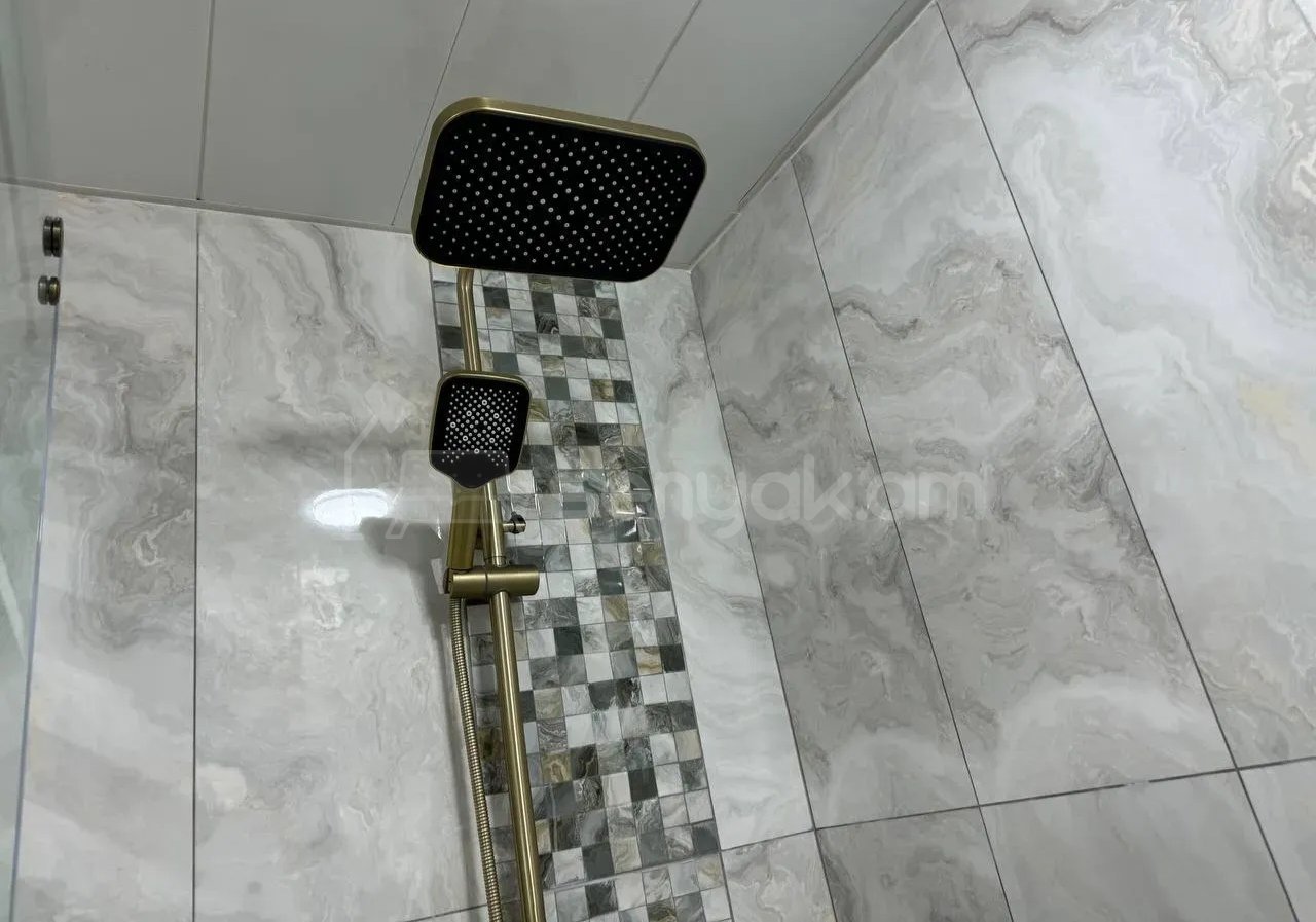 3 Սենյականոց Բնակարան Քարե Շենքում, 85քմ, 1/3 հարկ, Նորմալ Վիճակում, Կահավորված