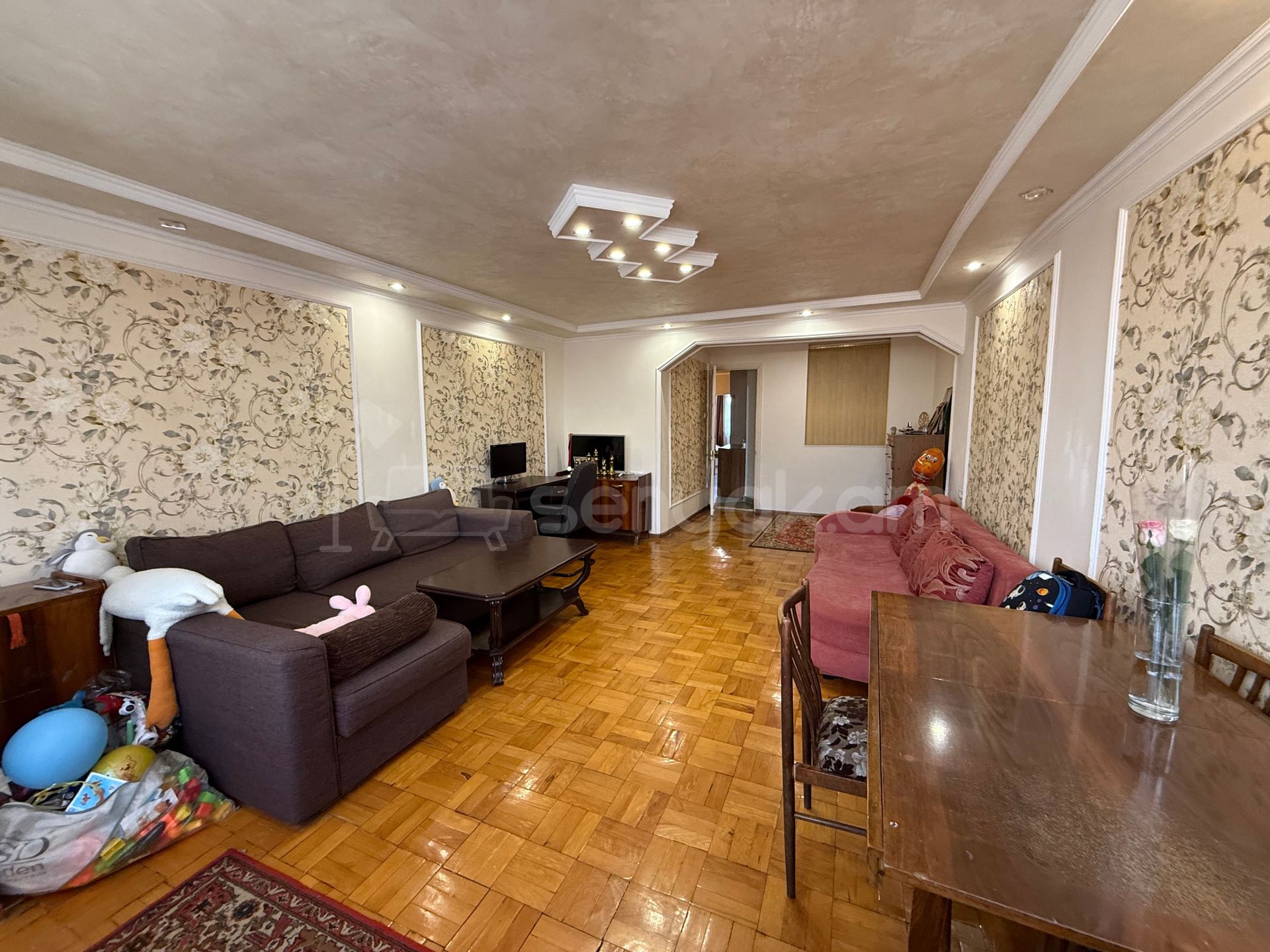 4 Սենյականոց Բնակարան, 77քմ, 4/4 հարկ, Կապիտալ Վերանորոգված