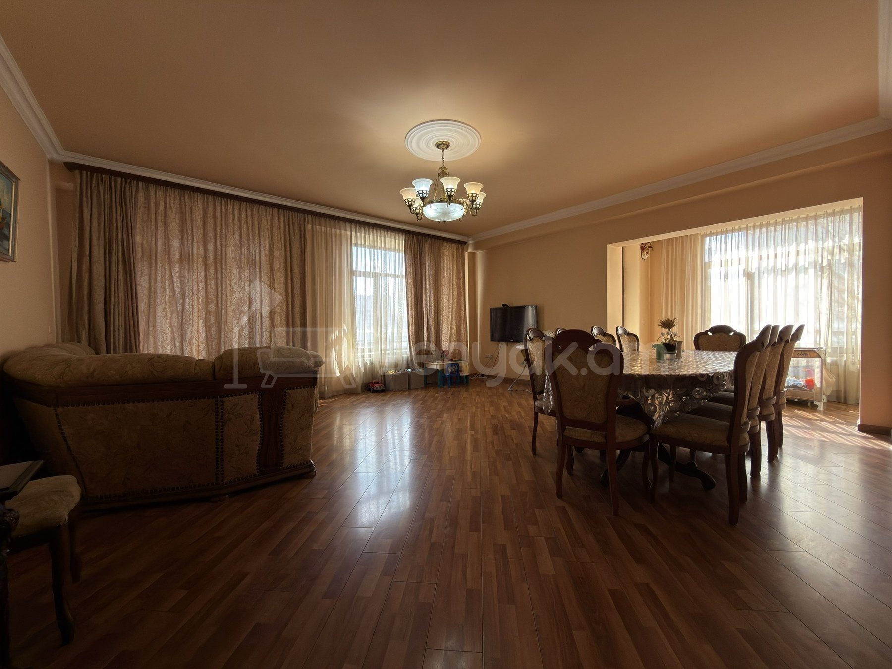 3 Սենյականոց Բնակարան Նորակառույցում, 124քմ, 2/14 հարկ, Նորմալ Վիճակում