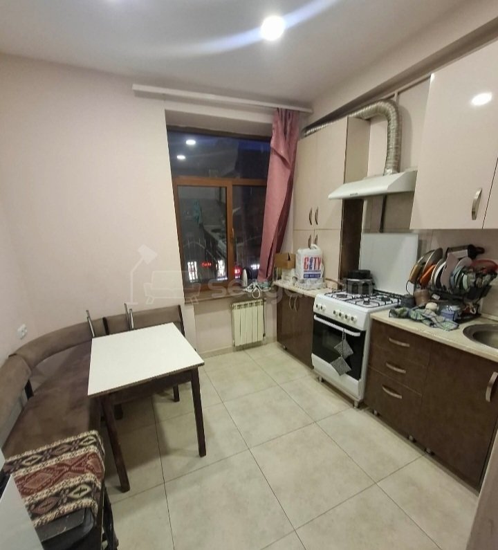 2 Սենյականոց Բնակարան Քարե Շենքում, 75քմ, 2/5 հարկ, Կապիտալ Վերանորոգված, Կահավորված, Արևկող