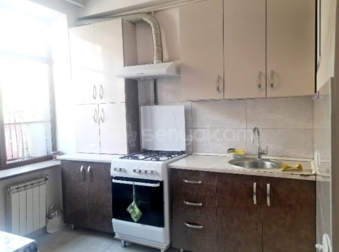 2 Սենյականոց Բնակարան Քարե Շենքում, 75քմ, 2/5 հարկ, Կապիտալ Վերանորոգված, Կահավորված, Արևկող
