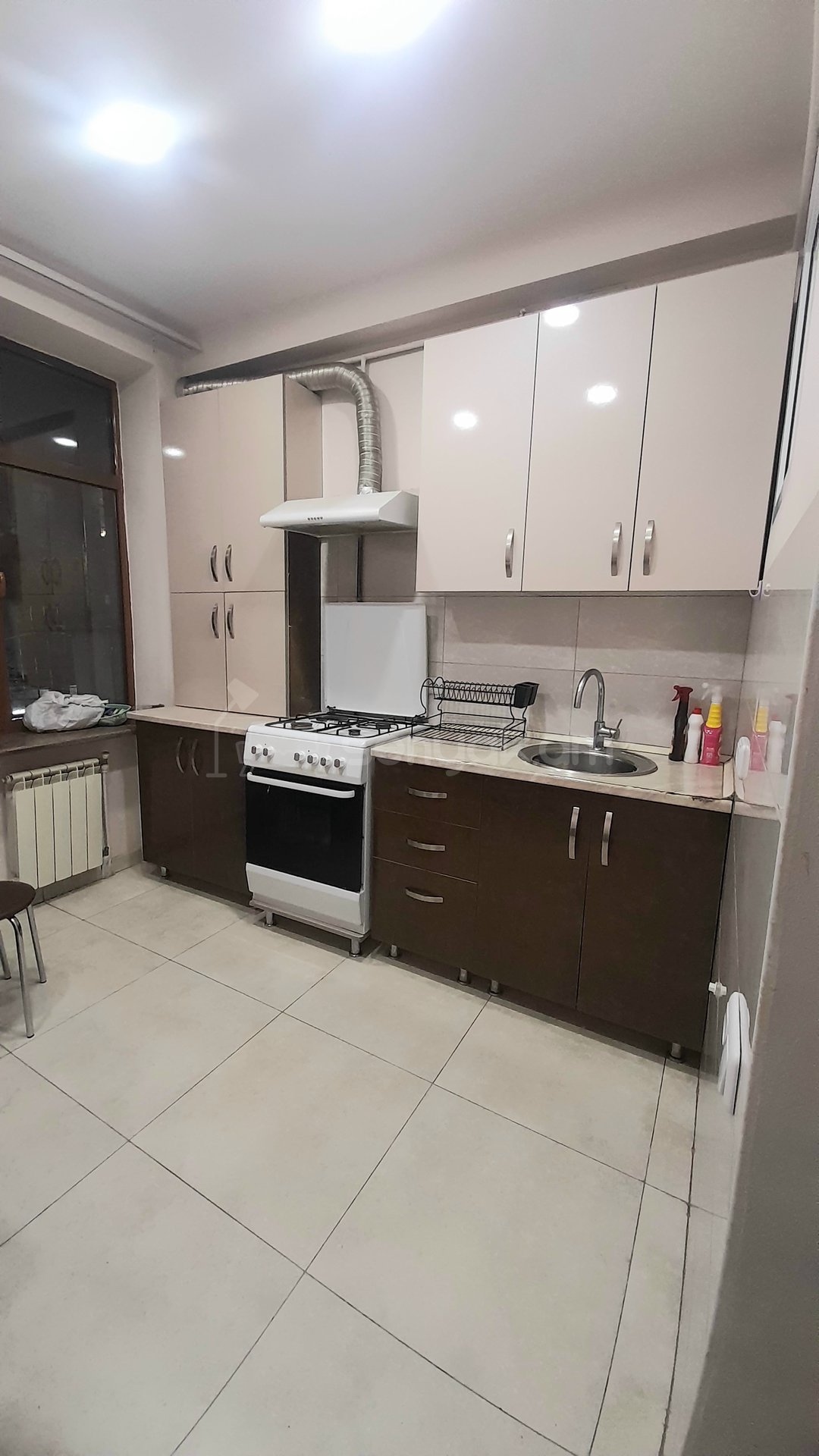 2 Սենյականոց Բնակարան Քարե Շենքում, 75քմ, 2/5 հարկ, Կապիտալ Վերանորոգված, Կահավորված, Արևկող