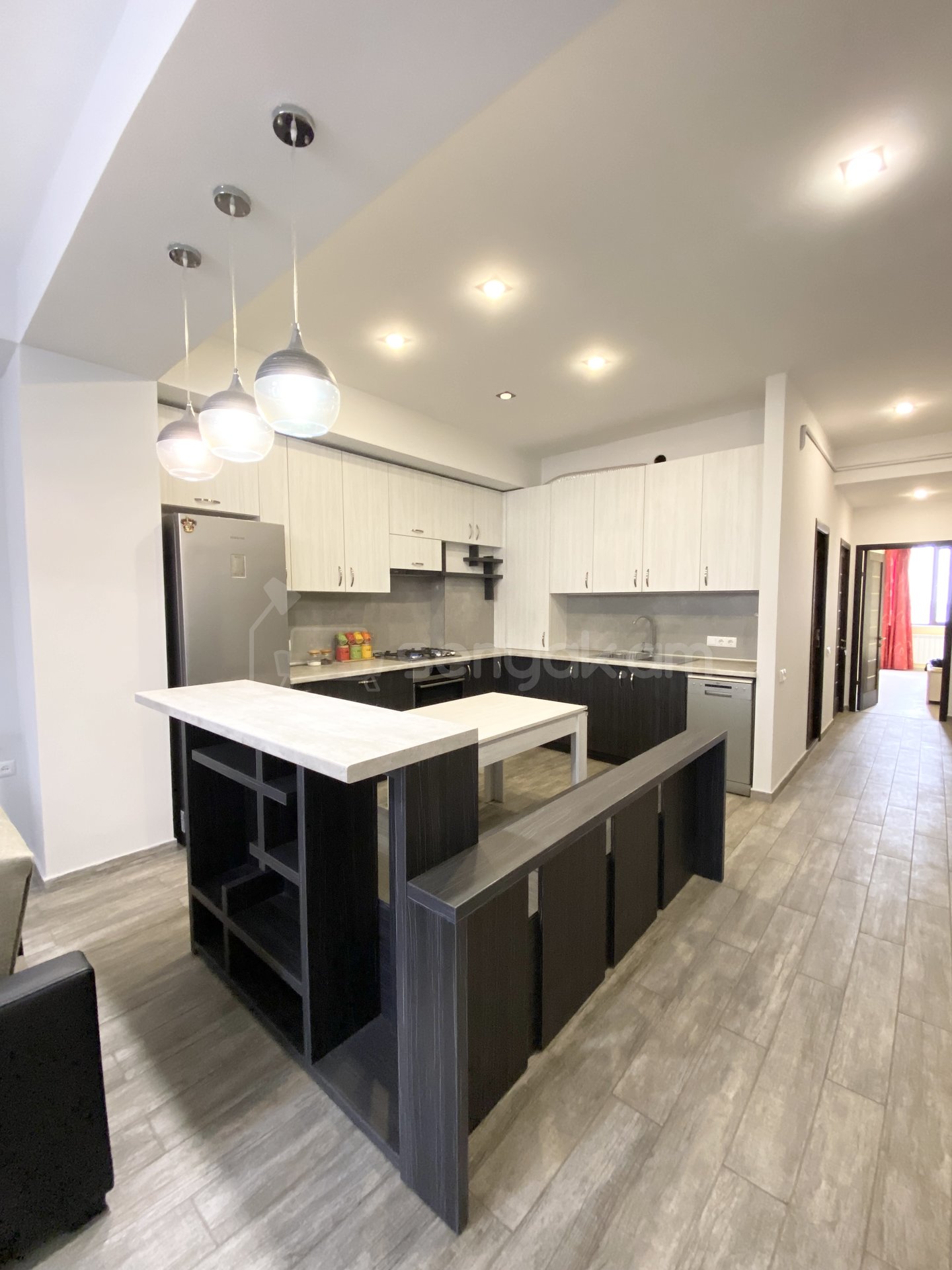 3 Սենյականոց Բնակարան Նորակառույցում, 96քմ, 3/6 հարկ, Կապիտալ Վերանորոգված, Կահավորված, Արևկող