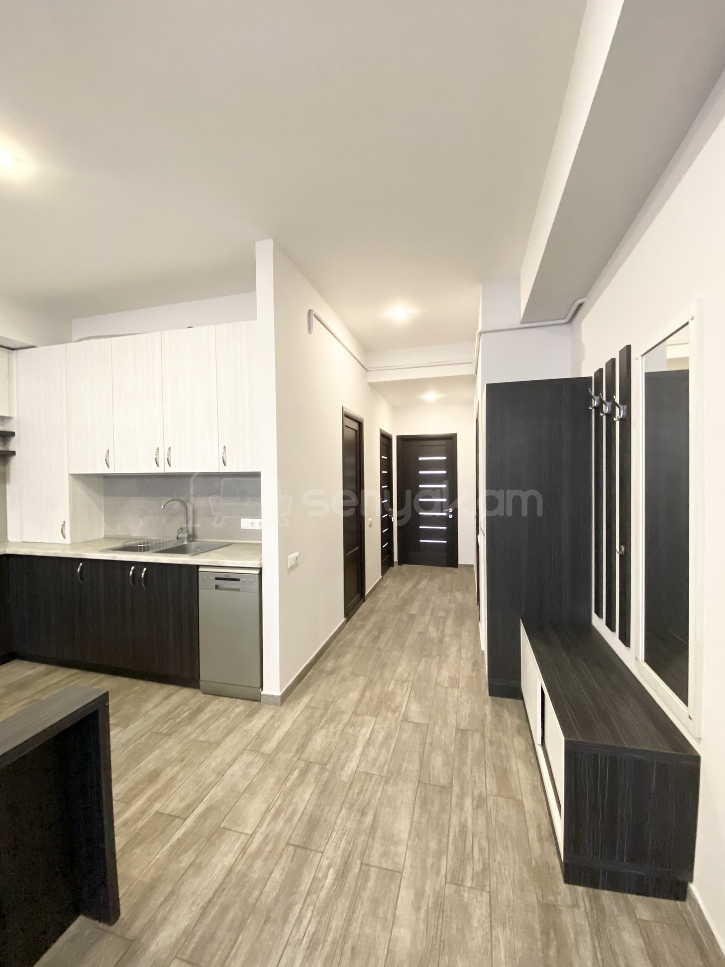 3 Սենյականոց Բնակարան Նորակառույցում, 96քմ, 3/6 հարկ, Կապիտալ Վերանորոգված, Կահավորված, Արևկող