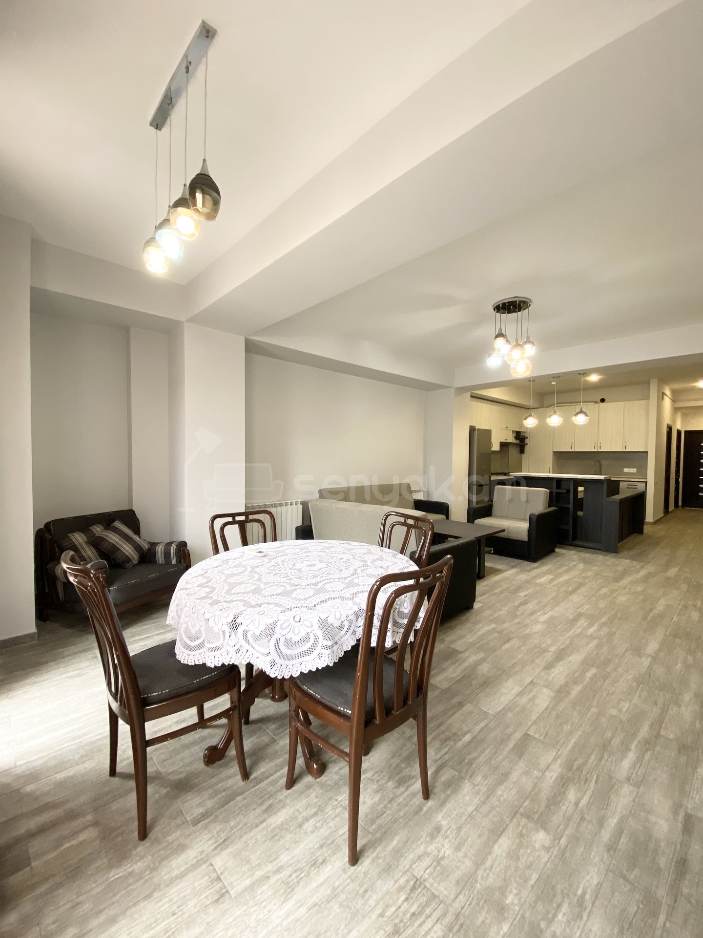 3 Սենյականոց Բնակարան Նորակառույցում, 96քմ, 3/6 հարկ, Կապիտալ Վերանորոգված, Կահավորված, Արևկող