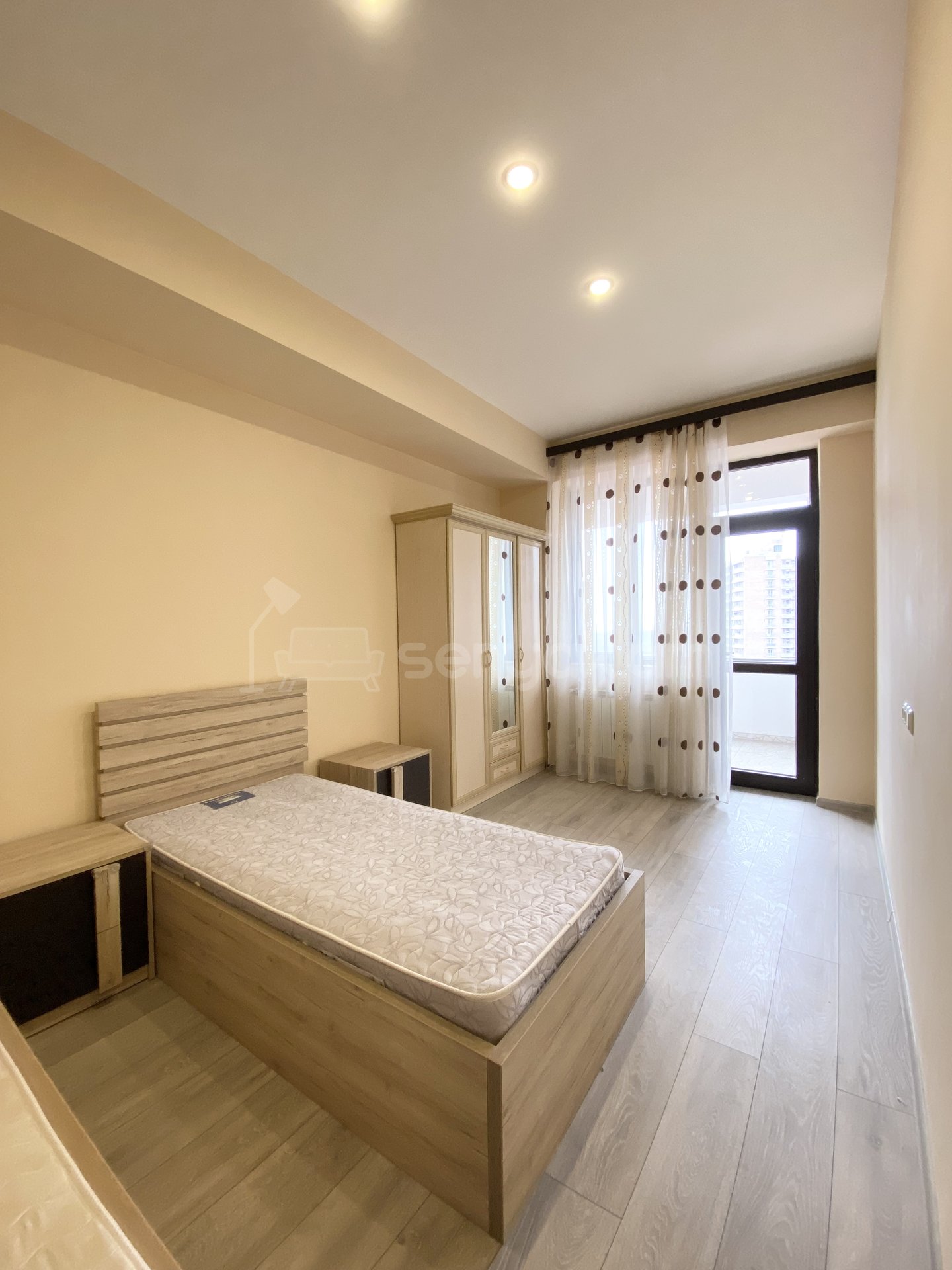 3 Սենյականոց Բնակարան Նորակառույցում, 96քմ, 3/6 հարկ, Կապիտալ Վերանորոգված, Կահավորված, Արևկող