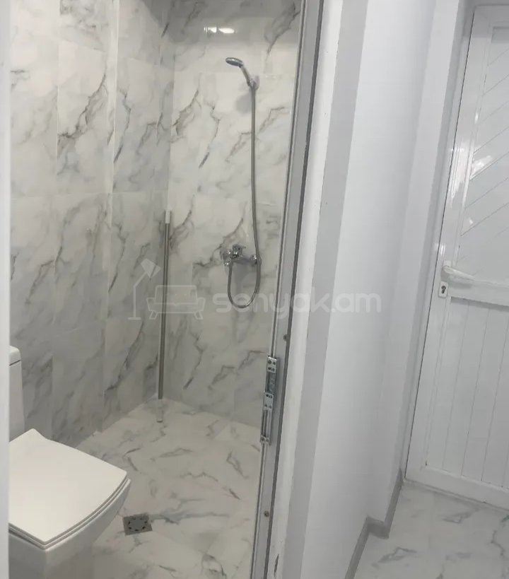 1 Սենյականոց Բնակարան Քարե Շենքում, 35քմ, 1/1 հարկ, Կապիտալ Վերանորոգված, Կահավորված