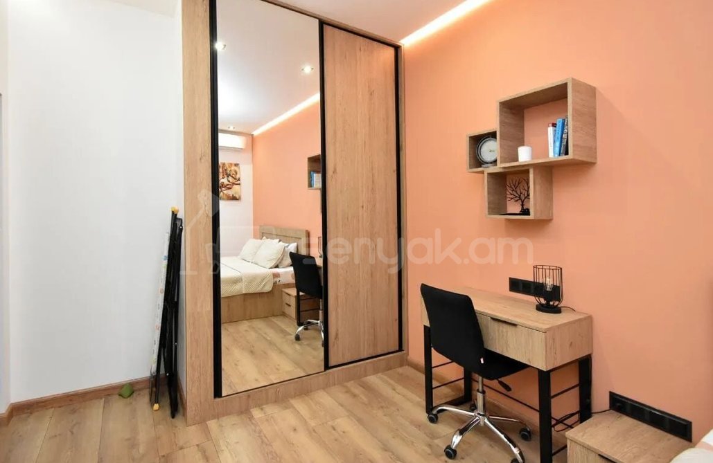 2 Սենյականոց Բնակարան Քարե Շենքում, 45քմ, 3/5 հարկ, Դիզայներական Վերանորոգված, Կահավորված