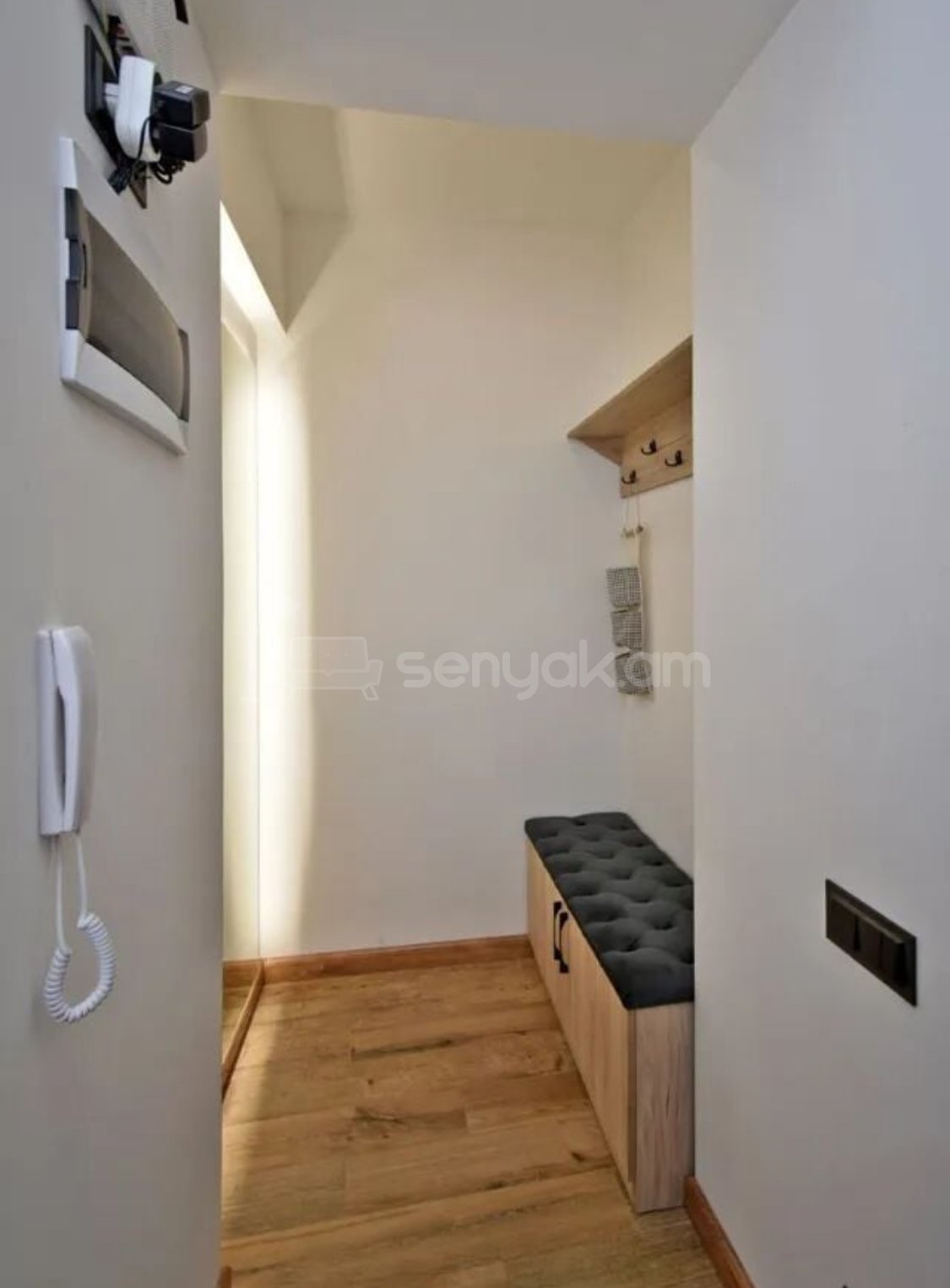 2 Սենյականոց Բնակարան Քարե Շենքում, 45քմ, 3/5 հարկ, Դիզայներական Վերանորոգված, Կահավորված