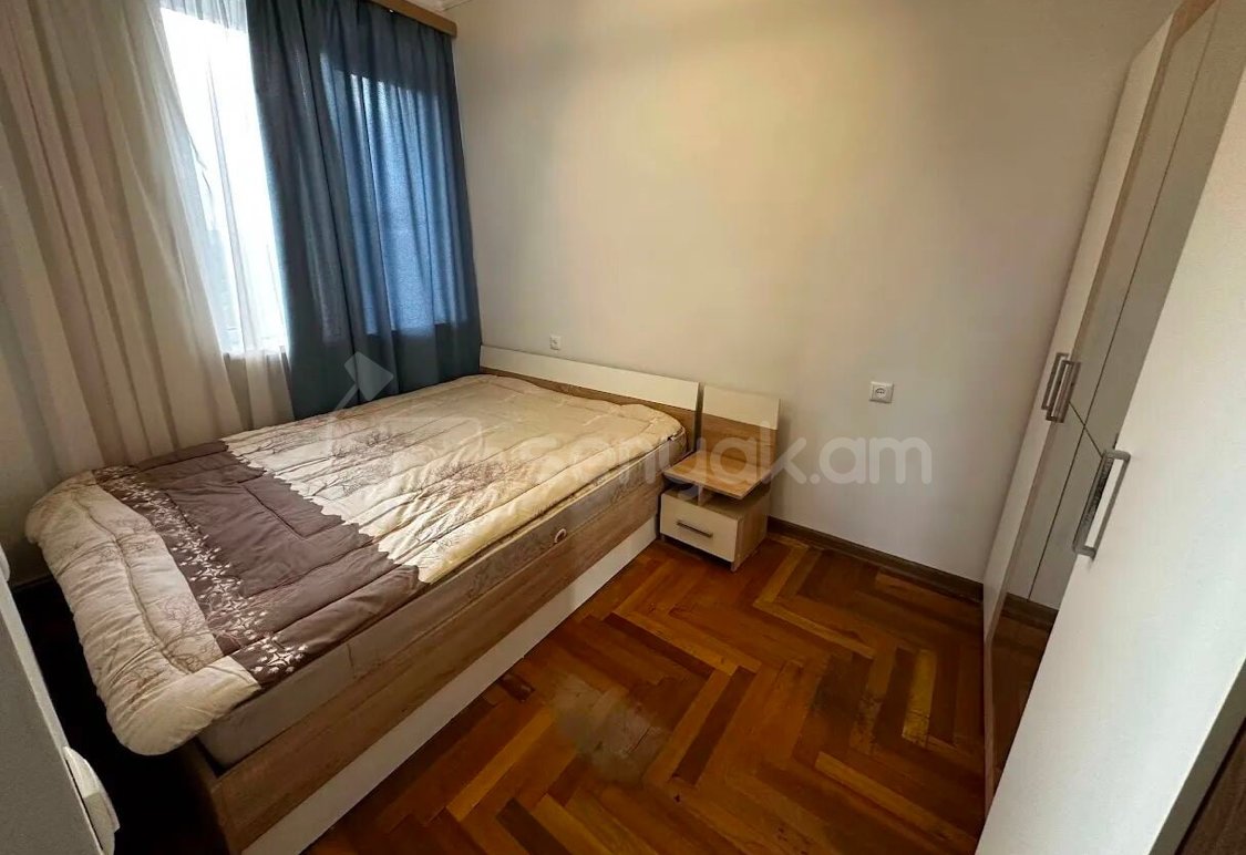 2 Սենյականոց Բնակարան Քարե Շենքում, 50քմ, 3/6 հարկ, Նորմալ Վիճակում, Կահավորված