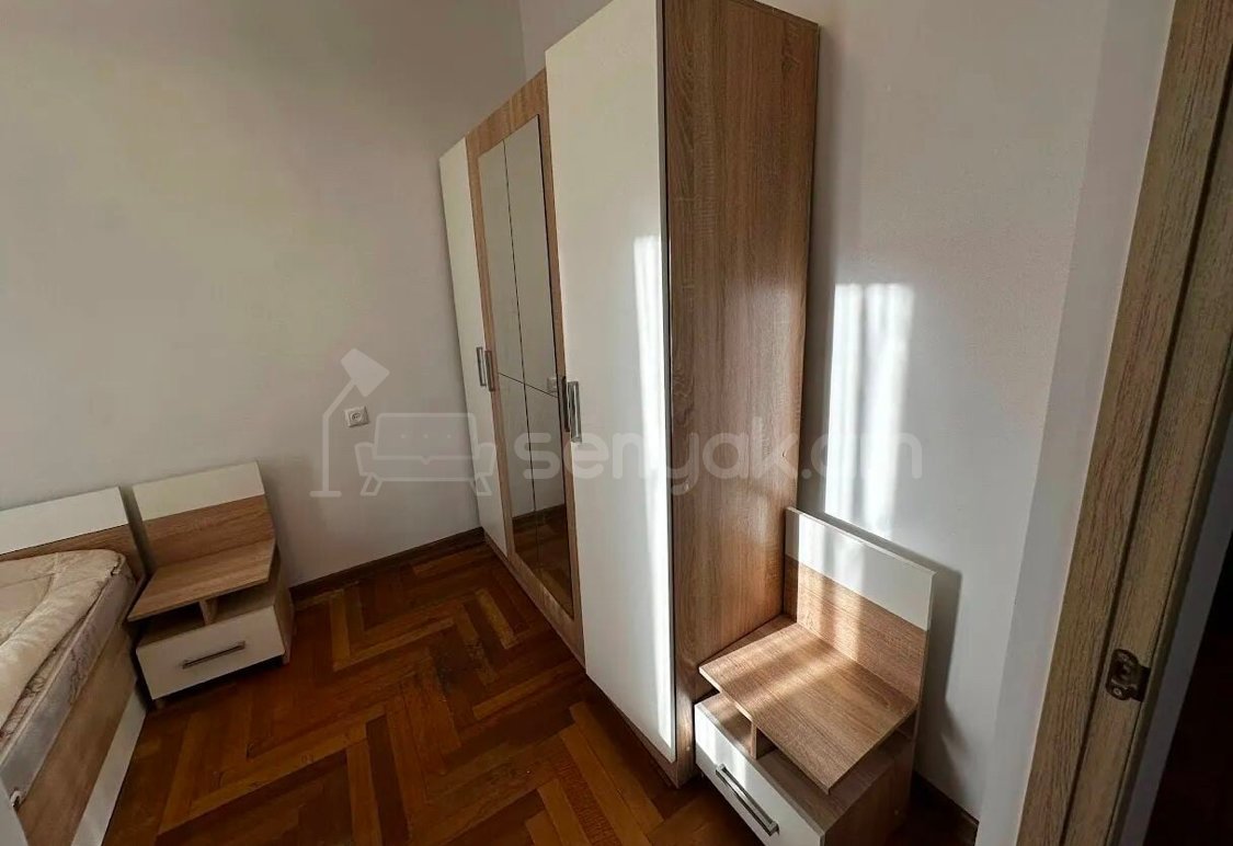 2 Սենյականոց Բնակարան Քարե Շենքում, 50քմ, 3/6 հարկ, Նորմալ Վիճակում, Կահավորված