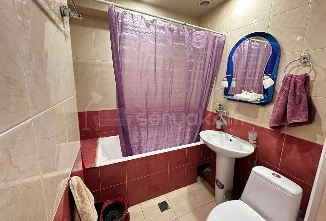 2 Սենյականոց Բնակարան Քարե Շենքում, 50քմ, 3/6 հարկ, Նորմալ Վիճակում, Կահավորված