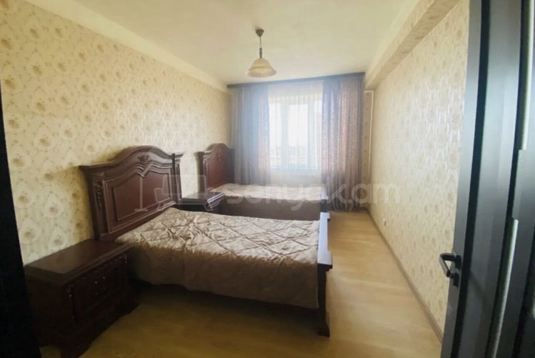 3 Սենյականոց Բնակարան, 110քմ, 8/10 հարկ, Կապիտալ Վերանորոգված, Կահավորված, Արևկող