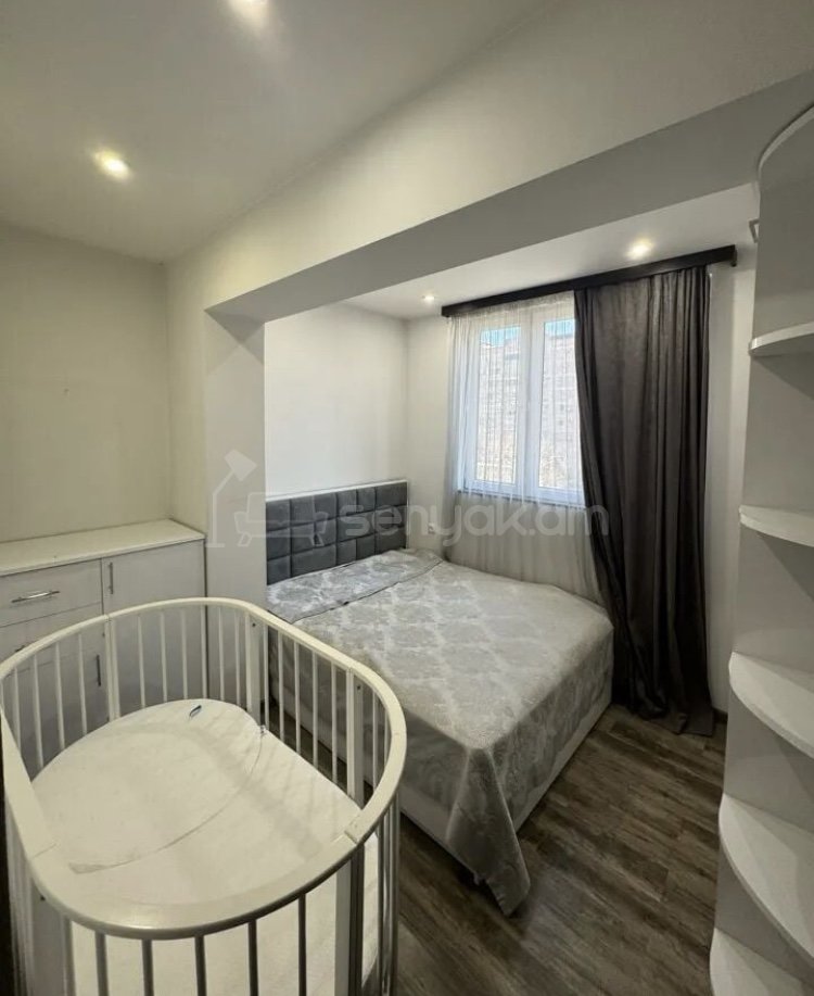 2 Սենյականոց Բնակարան, 50քմ, 8/9 հարկ, Դիզայներական Վերանորոգված, Կահավորված, Արևկող