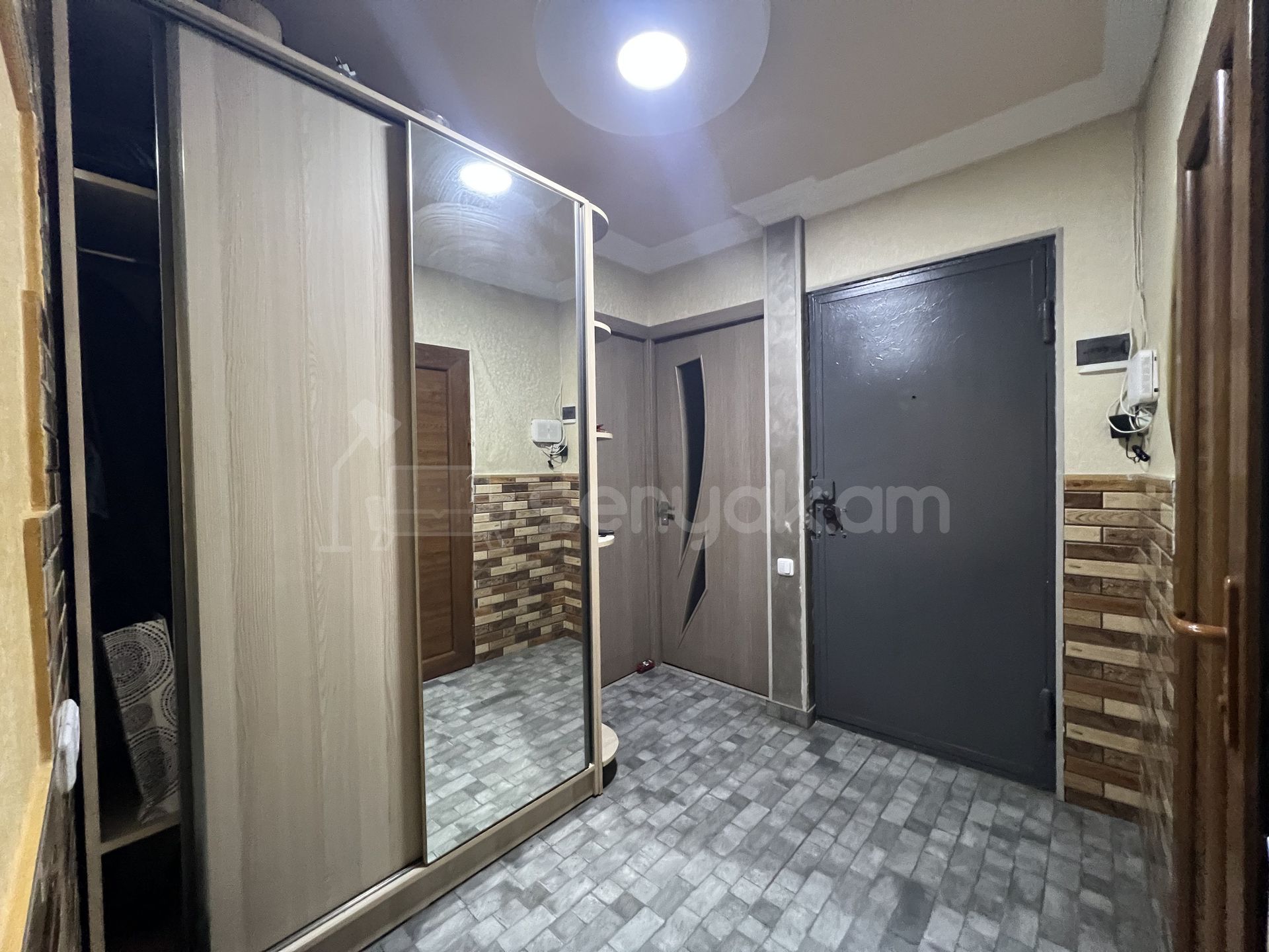 3 Սենյականոց Բնակարան, 65քմ, 1/5 հարկ, Կապիտալ Վերանորոգված