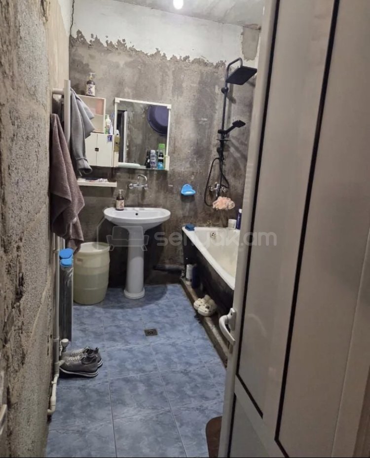 3 Սենյականոց Բնակարան, 76քմ, 6/9 հարկ, Նորմալ Վիճակում