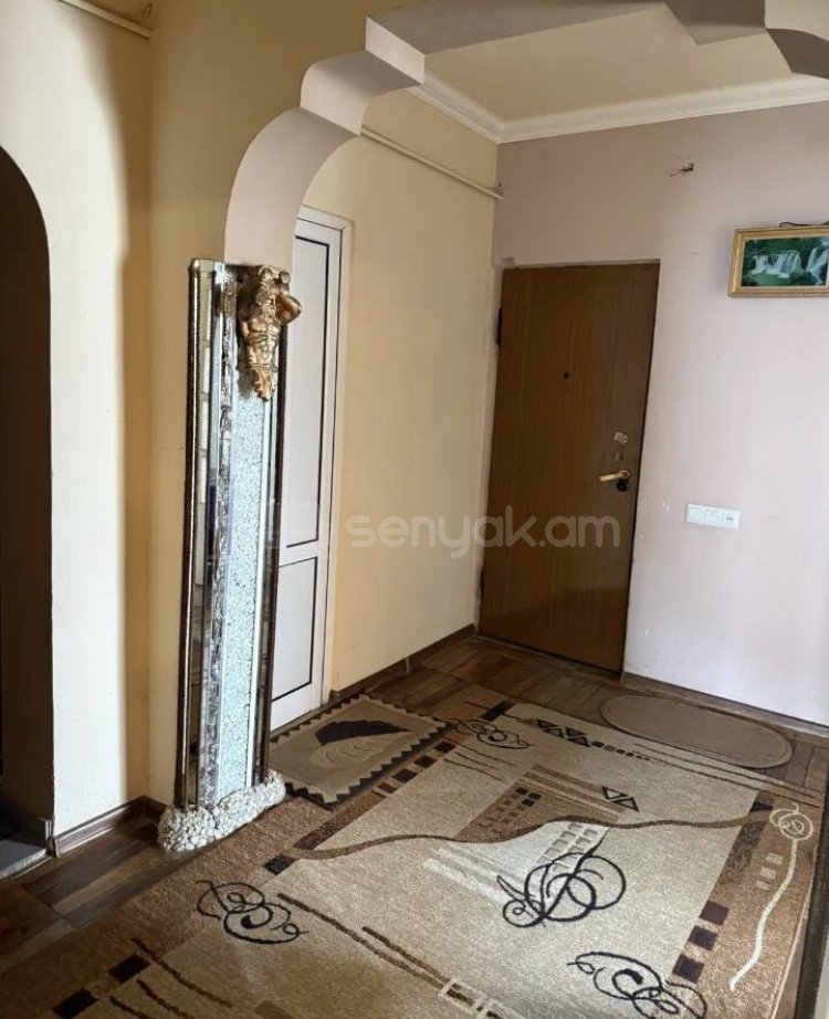 3 Սենյականոց Բնակարան, 76քմ, 6/9 հարկ, Նորմալ Վիճակում