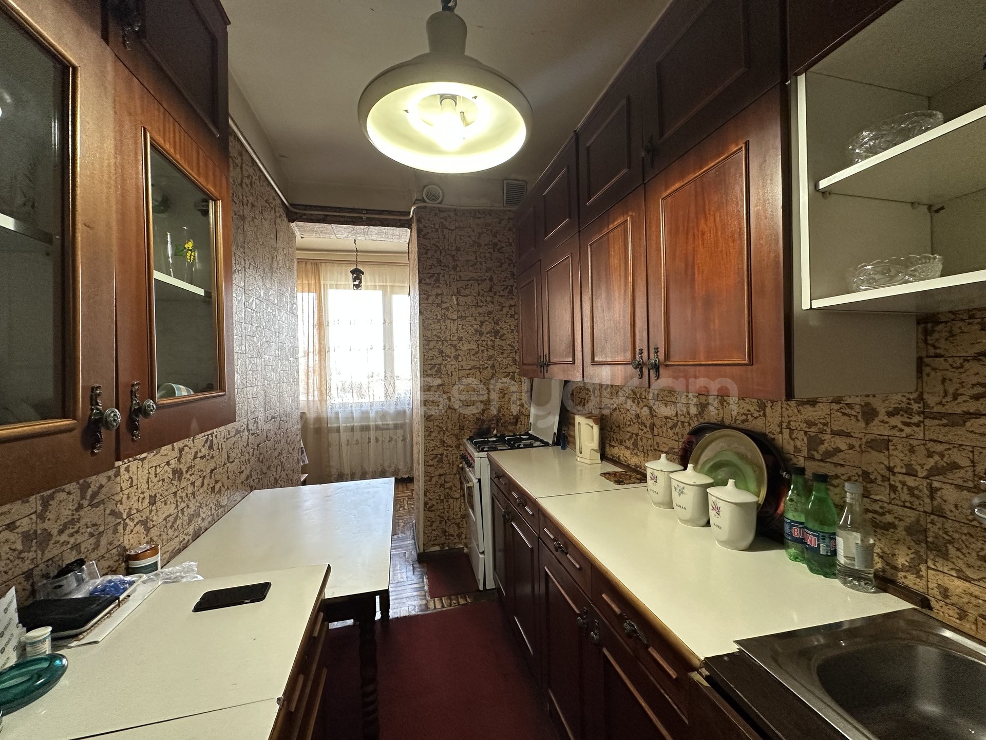 3 Սենյականոց Բնակարան Քարե Շենքում, 65քմ, 5/5 հարկ, Կոսմետիկ Վերանորոգված