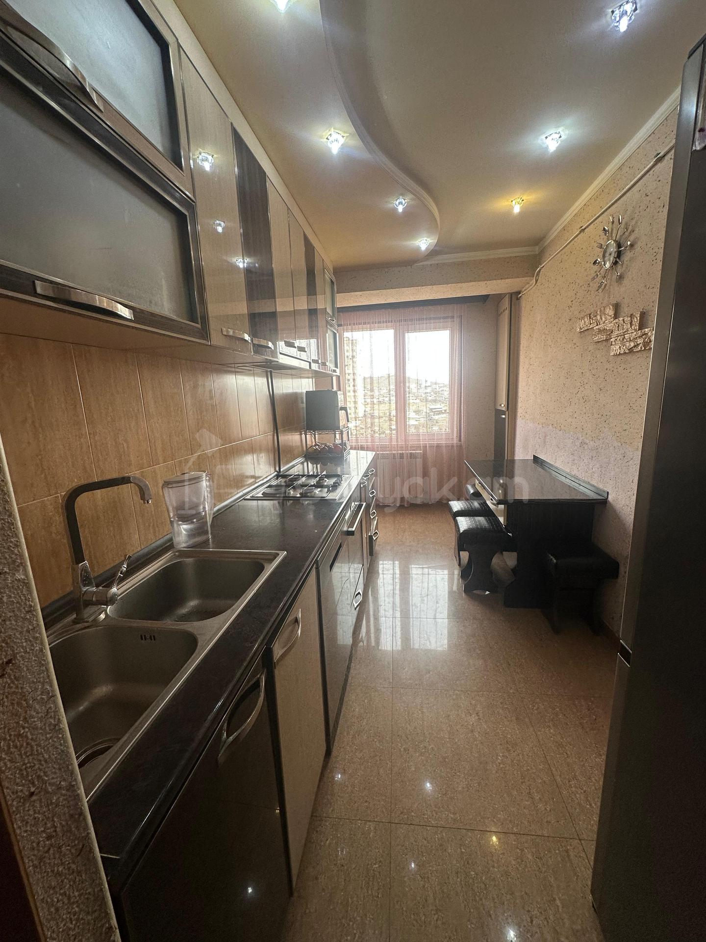 4 Սենյականոց Բնակարան, 81քմ, 7/14 հարկ, Կապիտալ Վերանորոգված