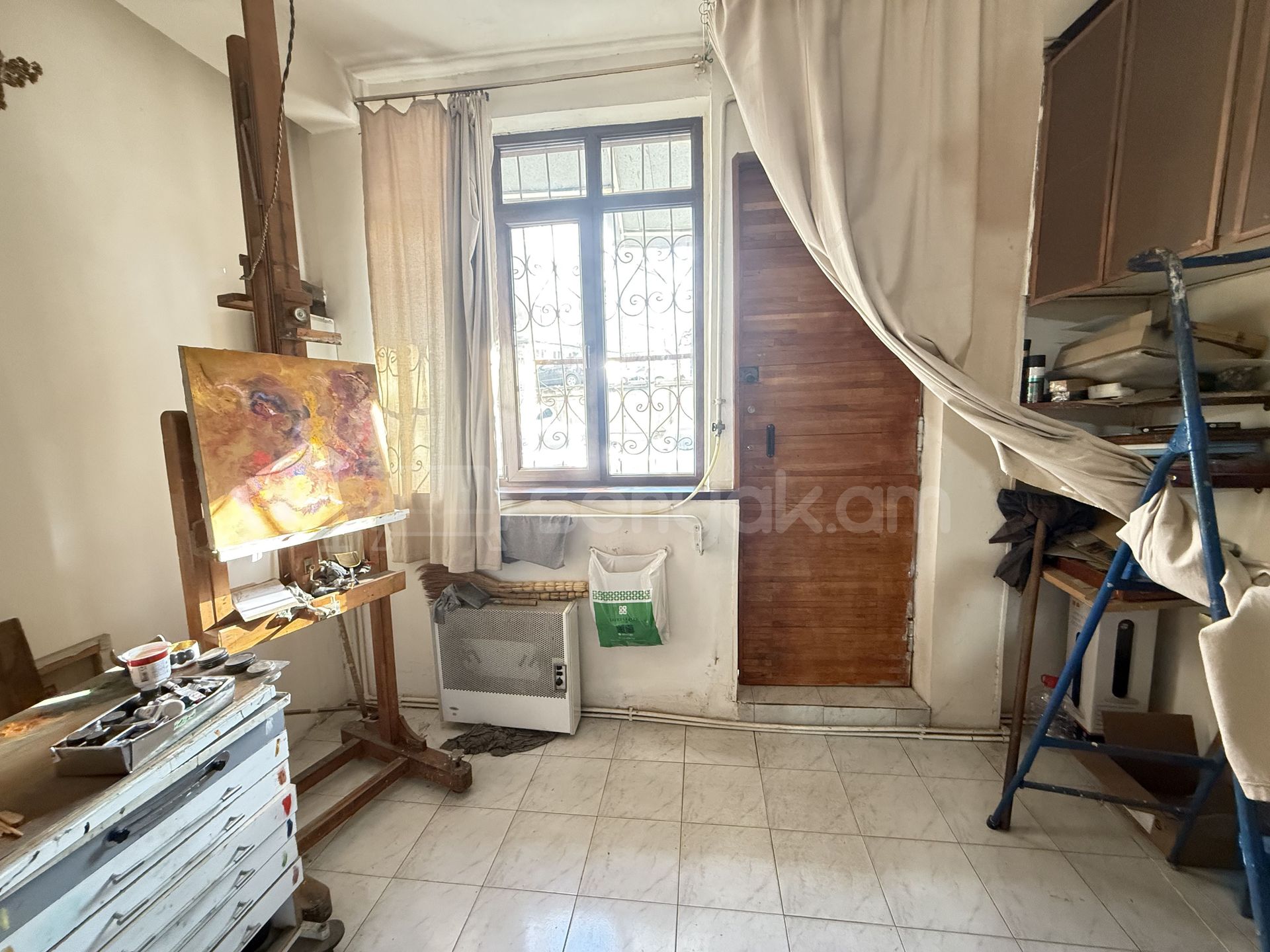 2 Սենյականոց Բնակարան Քարե Շենքում, 78քմ, 1/5 հարկ, Պետական Վիճակում