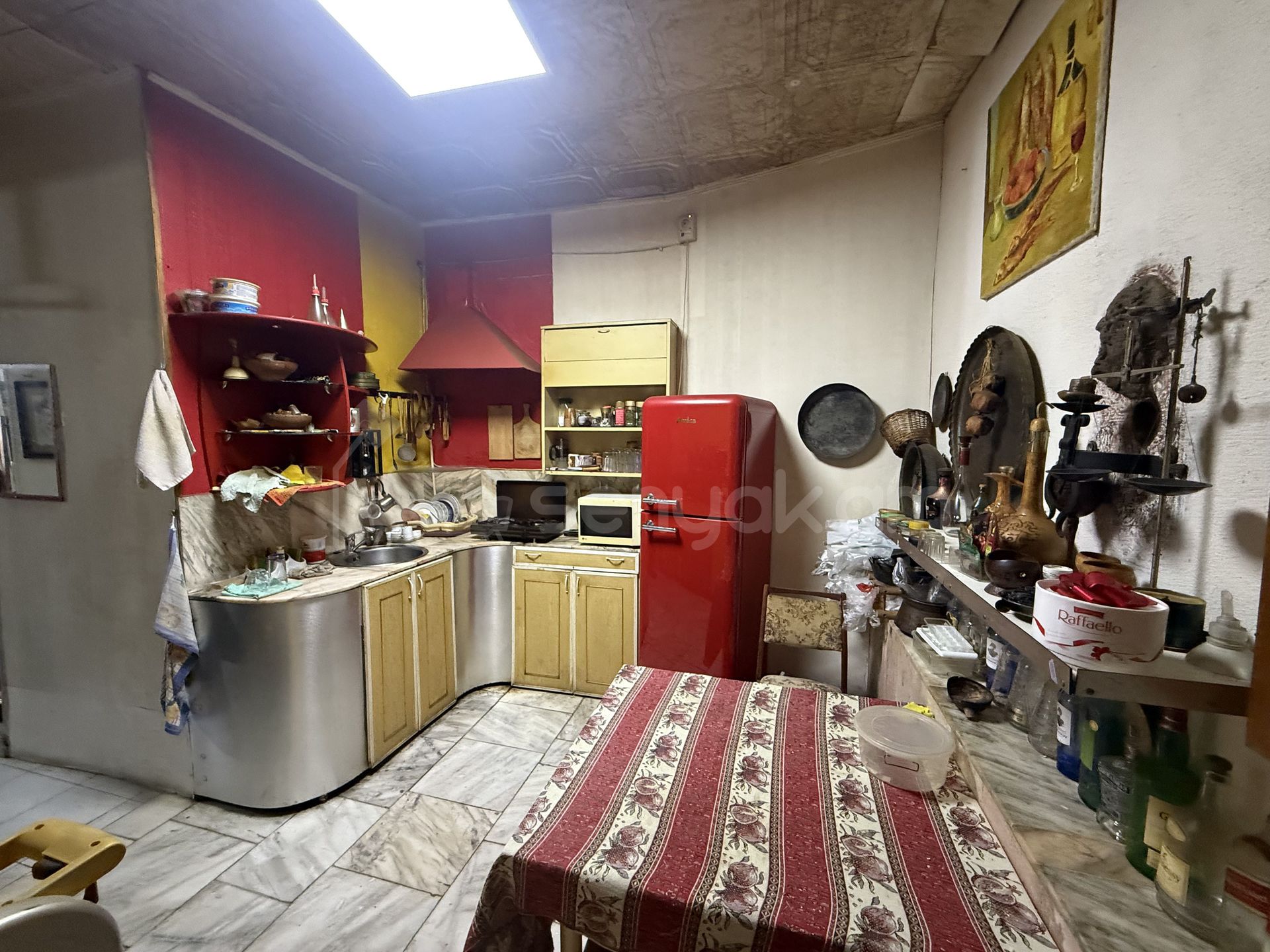 2 Սենյականոց Բնակարան Քարե Շենքում, 78քմ, 1/5 հարկ, Պետական Վիճակում