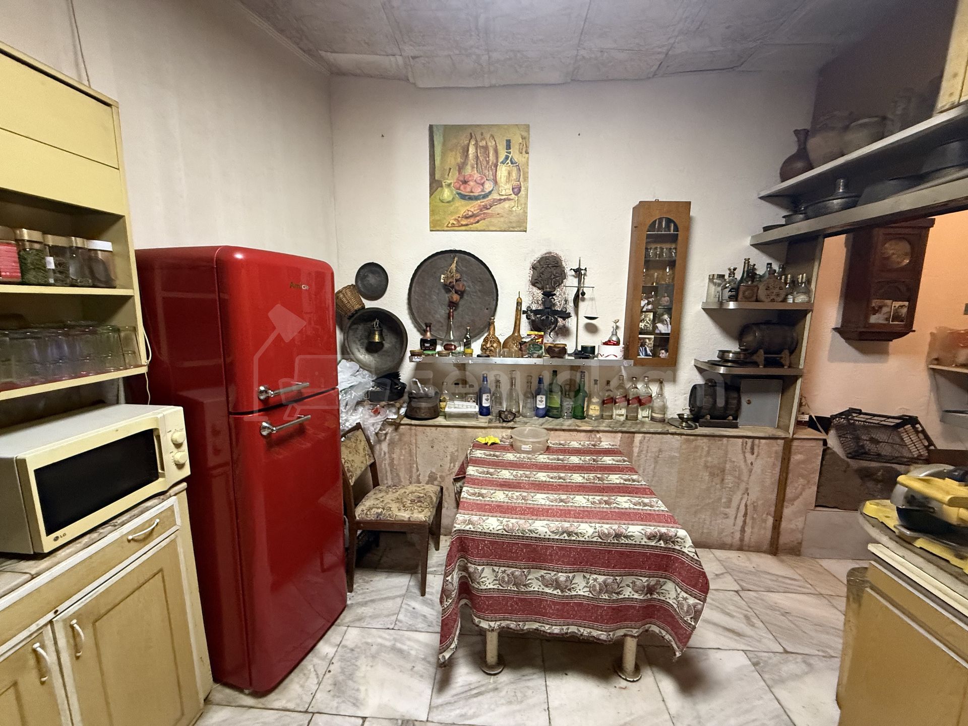 2 Սենյականոց Բնակարան Քարե Շենքում, 78քմ, 1/5 հարկ, Պետական Վիճակում