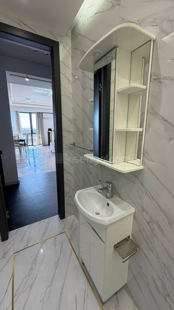 3 Սենյականոց Բնակարան Նորակառույցում, 110քմ, 12/16 հարկ, Դիզայներական Վերանորոգված, Կահավորված