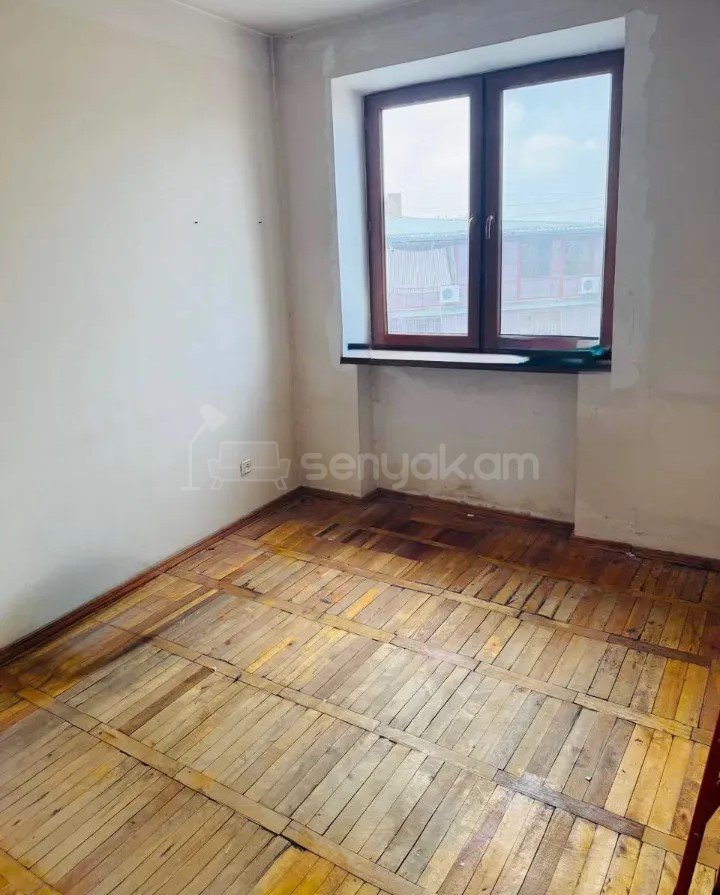 3 Սենյականոց Բնակարան Քարե Շենքում, 77քմ, 5/5 հարկ, Պետական Վիճակում