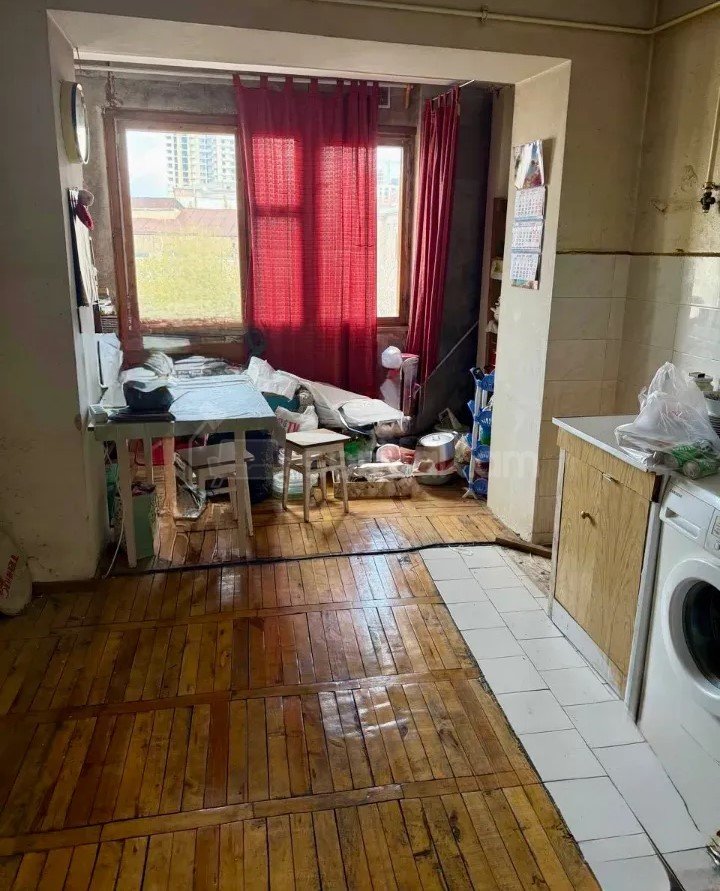 3 Սենյականոց Բնակարան Քարե Շենքում, 77քմ, 5/5 հարկ, Պետական Վիճակում