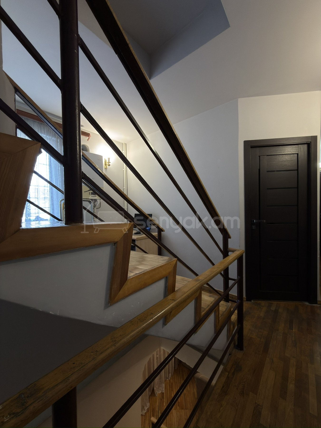 4 Սենյականոց Սեփական Տուն, 146քմ, Կապիտալ Վերանորոգված