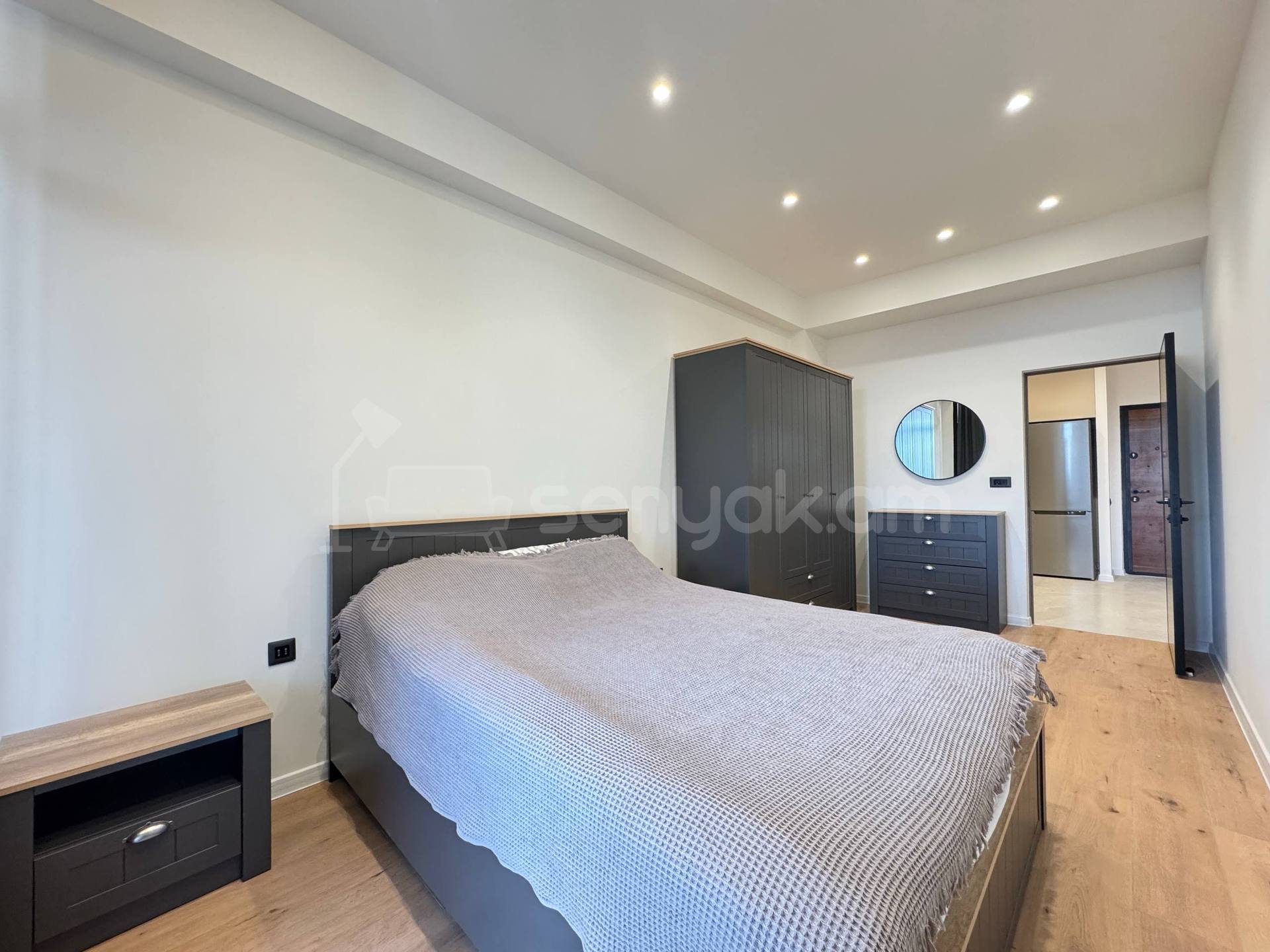 2 Սենյականոց Բնակարան, 65քմ, 11/16 հարկ, Դիզայներական Վերանորոգված, Կահավորված, Արևկող