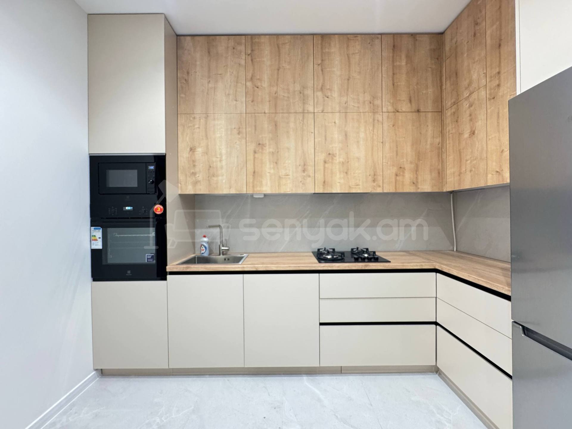 2 Սենյականոց Բնակարան, 65քմ, 11/16 հարկ, Դիզայներական Վերանորոգված, Կահավորված, Արևկող