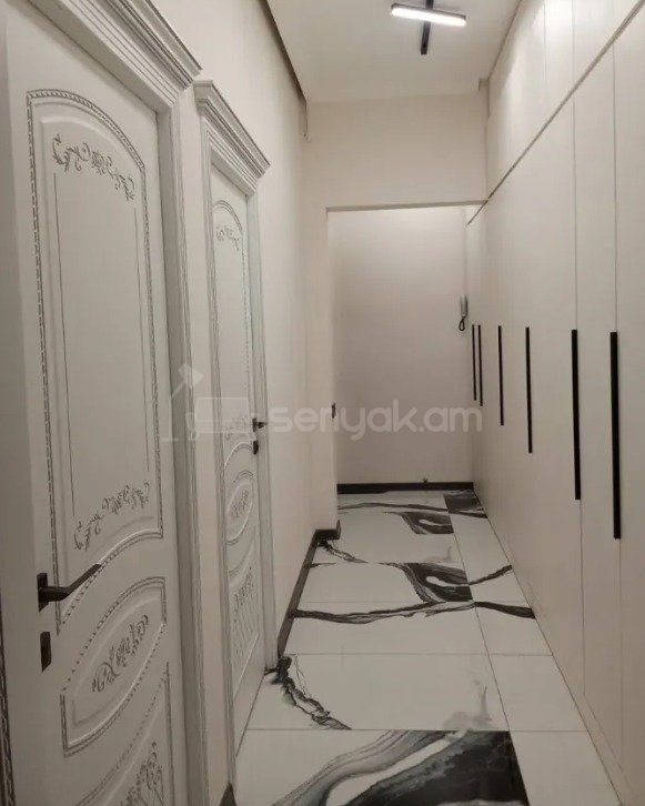 2 Սենյականոց Բնակարան Նորակառույցում, 50քմ, 9/16 հարկ, Դիզայներական Վերանորոգված, Կահավորված