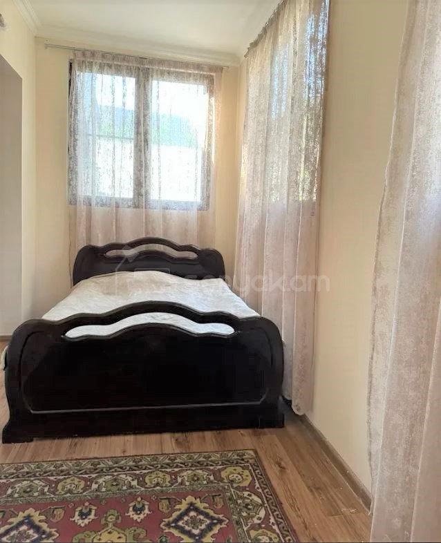 2 Սենյականոց Բնակարան Քարե Շենքում, 48քմ, 2/4 հարկ, Կապիտալ Վերանորոգված, Կահավորված, Արևկող