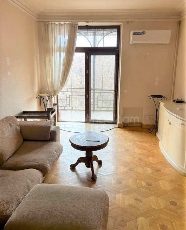 3 Սենյականոց Բնակարան Քարե Շենքում, 105քմ, 4/5 հարկ, Կապիտալ Վերանորոգված, Կահավորված, Արևկող