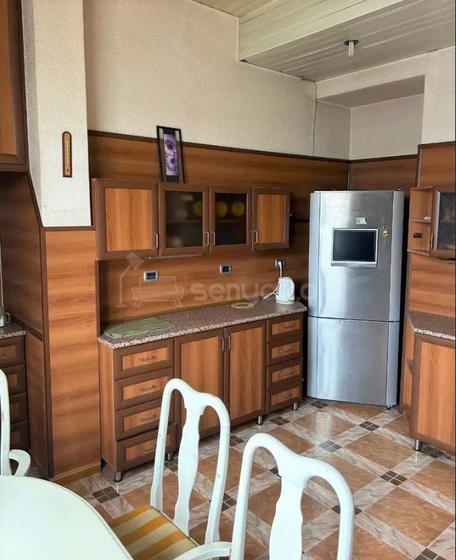 3 Սենյականոց Բնակարան Քարե Շենքում, 105քմ, 4/5 հարկ, Կապիտալ Վերանորոգված, Կահավորված, Արևկող