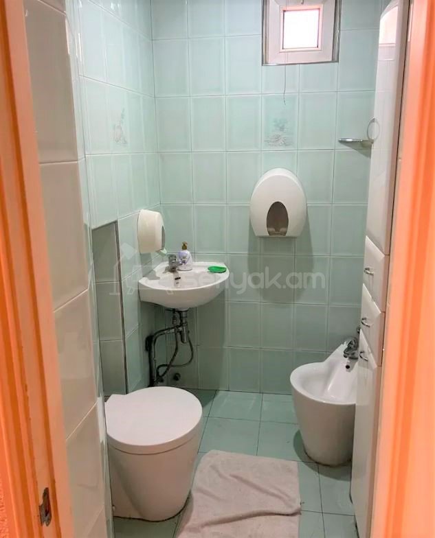 3 Սենյականոց Բնակարան Քարե Շենքում, 105քմ, 4/5 հարկ, Կապիտալ Վերանորոգված, Կահավորված, Արևկող