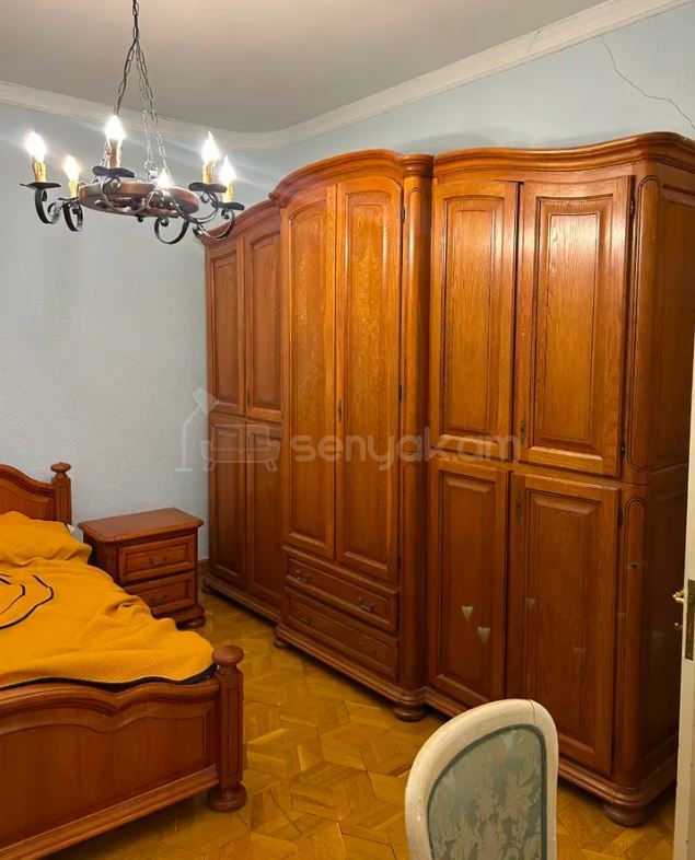 3 Սենյականոց Բնակարան Քարե Շենքում, 105քմ, 4/5 հարկ, Կապիտալ Վերանորոգված, Կահավորված, Արևկող