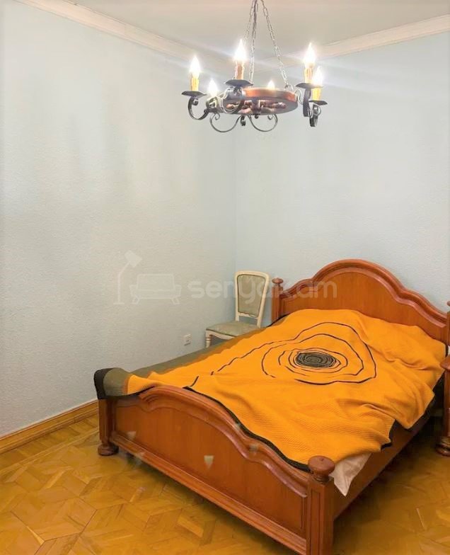 3 Սենյականոց Բնակարան Քարե Շենքում, 105քմ, 4/5 հարկ, Կապիտալ Վերանորոգված, Կահավորված, Արևկող