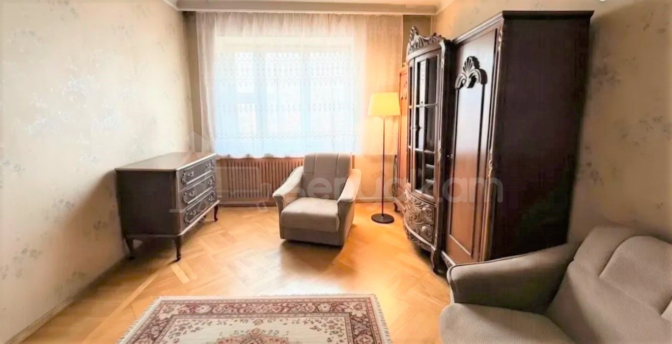 3 Սենյականոց Բնակարան Քարե Շենքում, 79քմ, 5/5 հարկ, Նորմալ Վիճակում